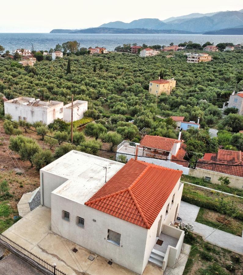 Gythio Mare Apt Apartment Mavrovoúnion Exterior foto
